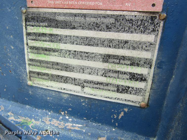 image for item DC4339 1994 International 4900 bucket truck