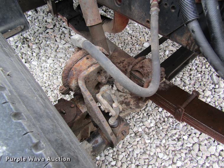 image for item DC4339 1994 International 4900 bucket truck