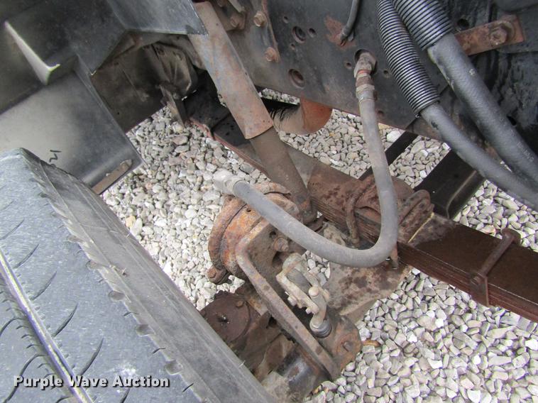 image for item DC4339 1994 International 4900 bucket truck