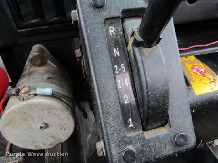 image for item DC4339 1994 International 4900 bucket truck