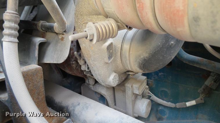 image for item DC5561 2005 International DuraStar 4300 truck cab and chassis