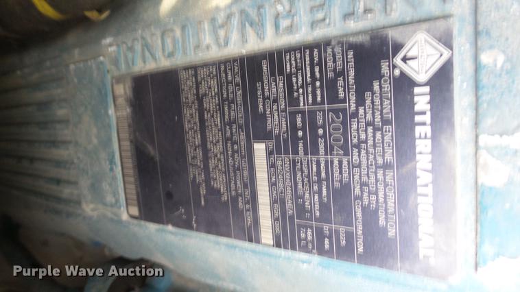 image for item DC5561 2005 International DuraStar 4300 truck cab and chassis