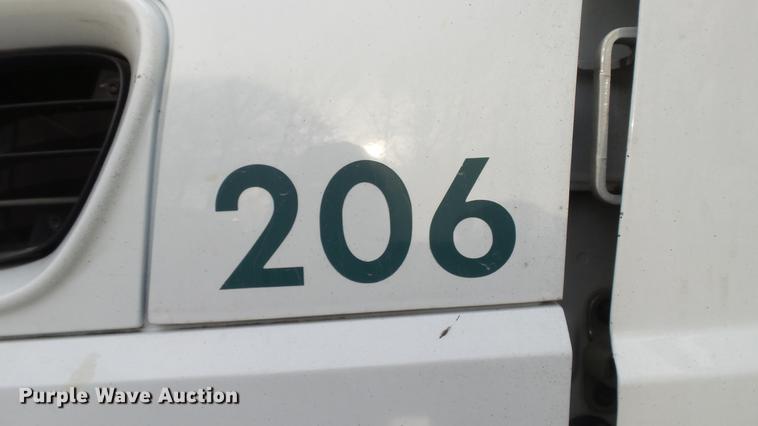 image for item DC5561 2005 International DuraStar 4300 truck cab and chassis