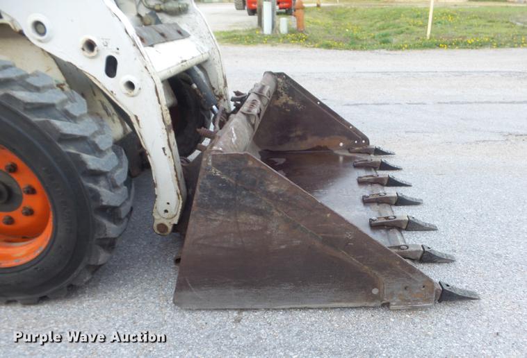 image for item DC7341 2005 Bobcat S150 skid steer