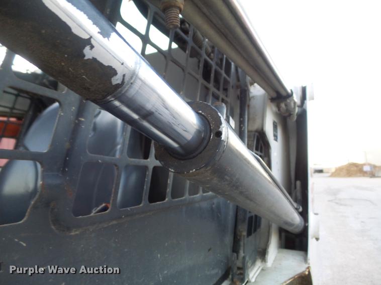 image for item DC7341 2005 Bobcat S150 skid steer