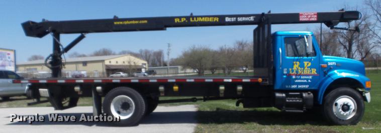 image for item DC7343 1995 International 4700 flatbed truck
