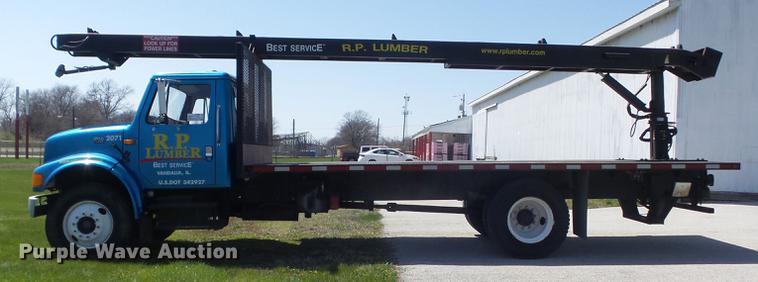 image for item DC7343 1995 International 4700 flatbed truck
