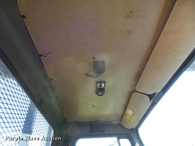 image for item DC7343 1995 International 4700 flatbed truck