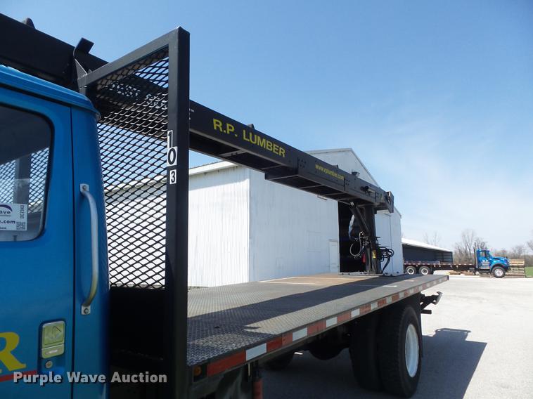 image for item DC7343 1995 International 4700 flatbed truck