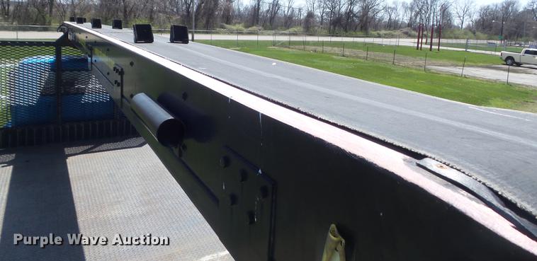 image for item DC7343 1995 International 4700 flatbed truck