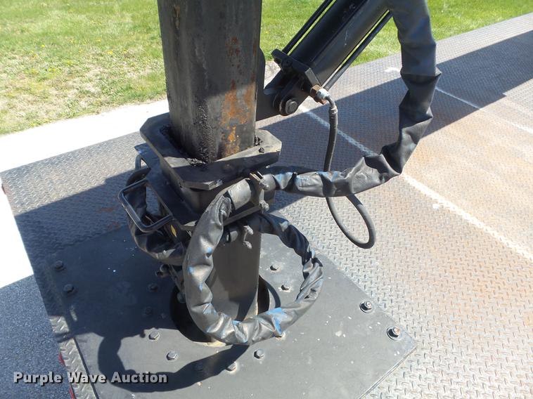 image for item DC7343 1995 International 4700 flatbed truck