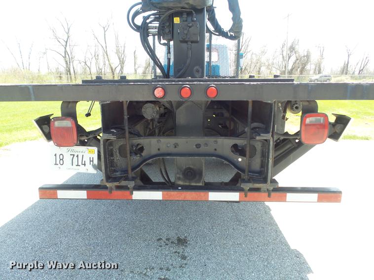 image for item DC7343 1995 International 4700 flatbed truck