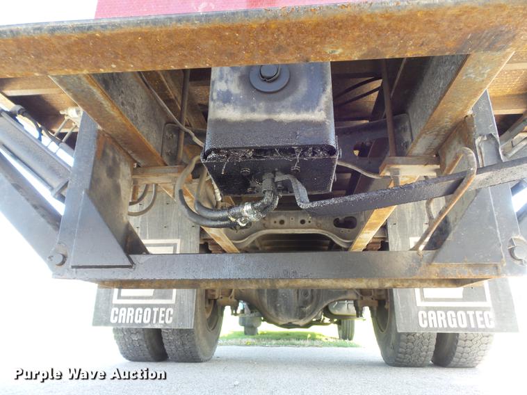 image for item DC7343 1995 International 4700 flatbed truck