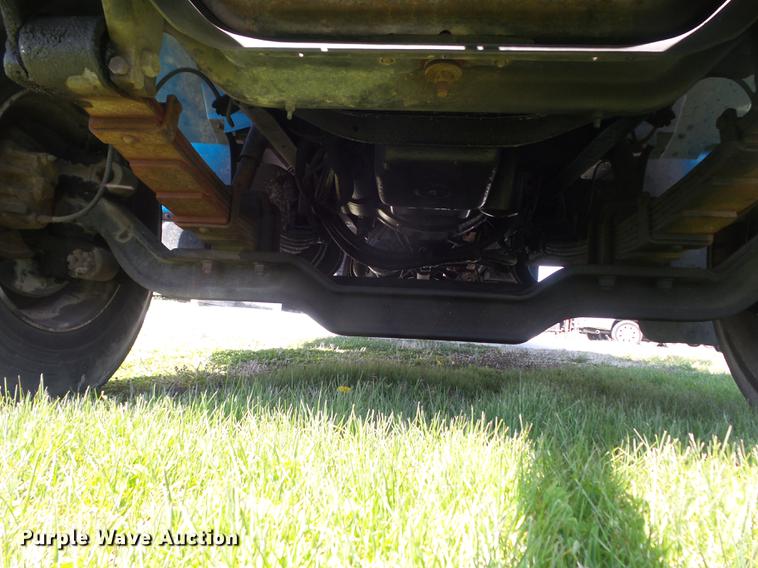 image for item DC7343 1995 International 4700 flatbed truck