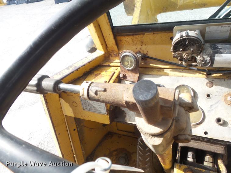 image for item DC7357 1979 Caterpillar 930 wheel loader