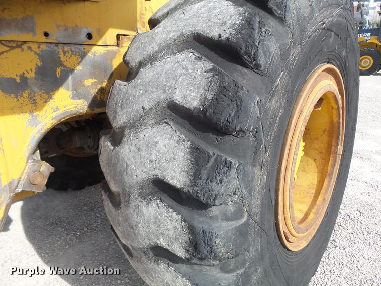 image for item DC7357 1979 Caterpillar 930 wheel loader