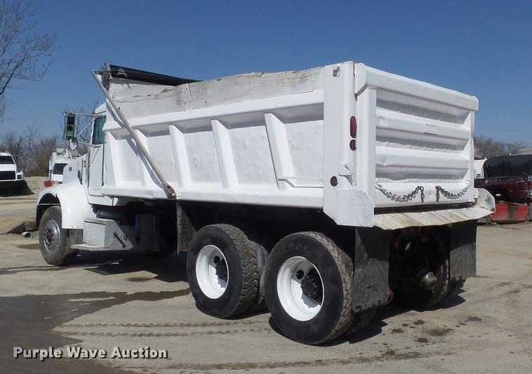 image for item DC7364 2000 Peterbilt PB330 dump truck