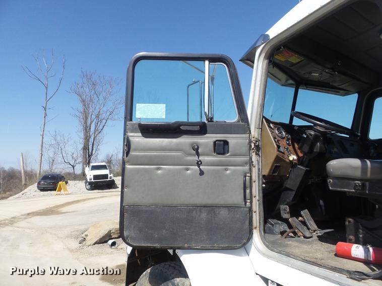 image for item DC7364 2000 Peterbilt PB330 dump truck