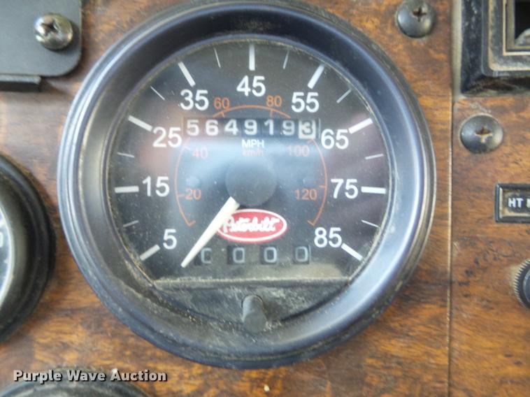 image for item DC7364 2000 Peterbilt PB330 dump truck