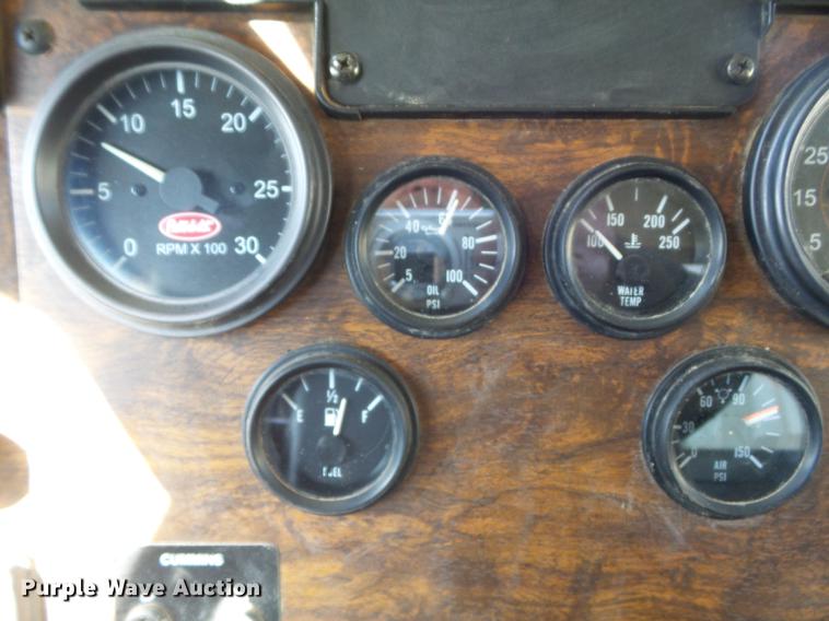 image for item DC7364 2000 Peterbilt PB330 dump truck