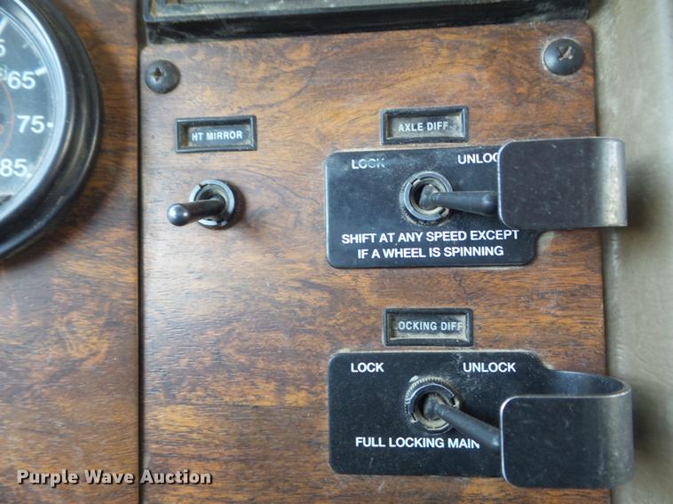 image for item DC7364 2000 Peterbilt PB330 dump truck