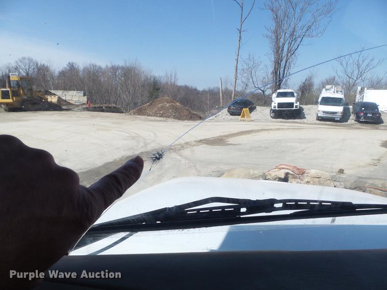 image for item DC7364 2000 Peterbilt PB330 dump truck