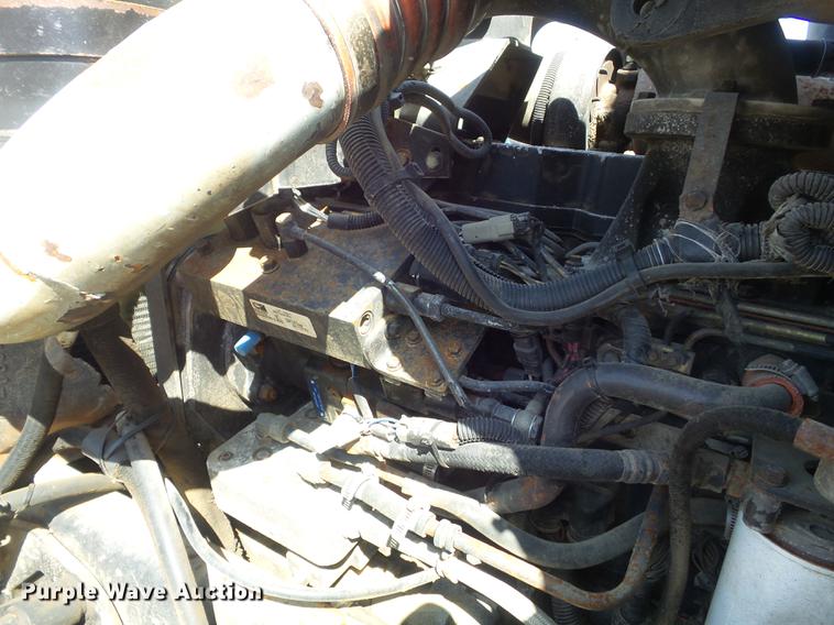 image for item DC7364 2000 Peterbilt PB330 dump truck