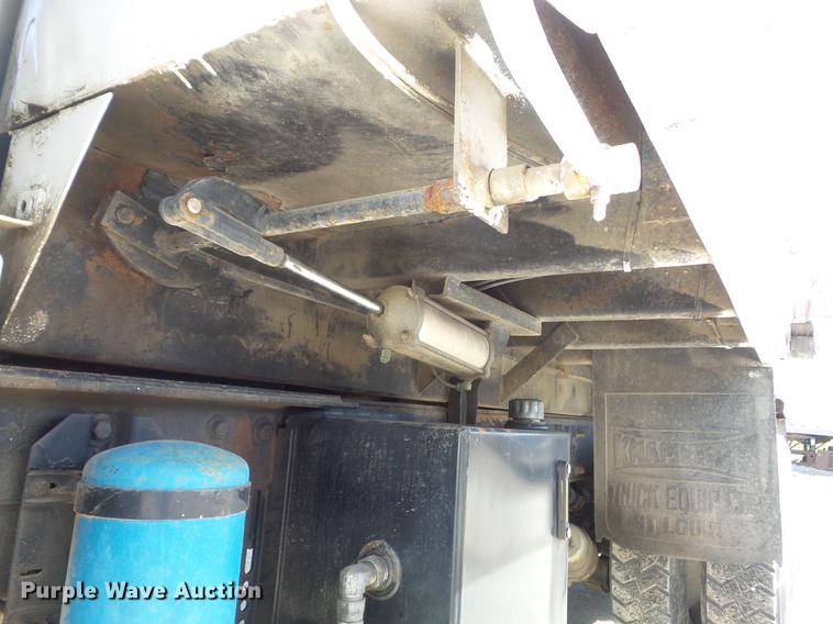 image for item DC7364 2000 Peterbilt PB330 dump truck