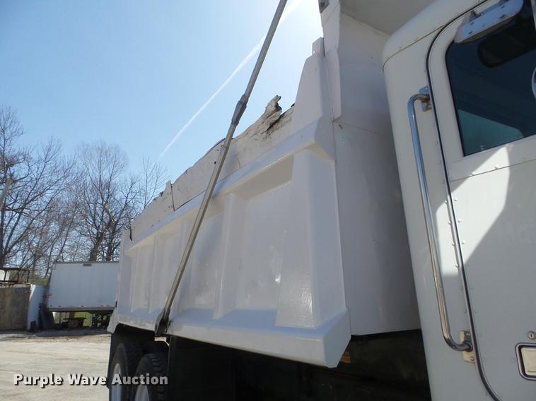 image for item DC7364 2000 Peterbilt PB330 dump truck