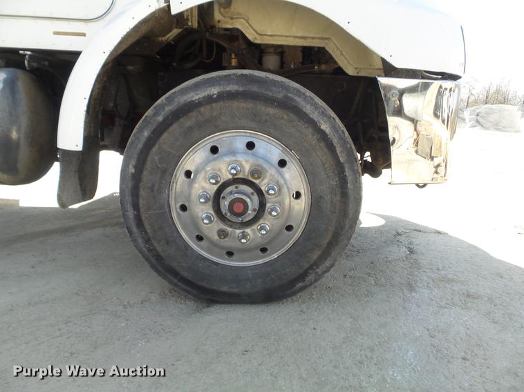 image for item DC7364 2000 Peterbilt PB330 dump truck