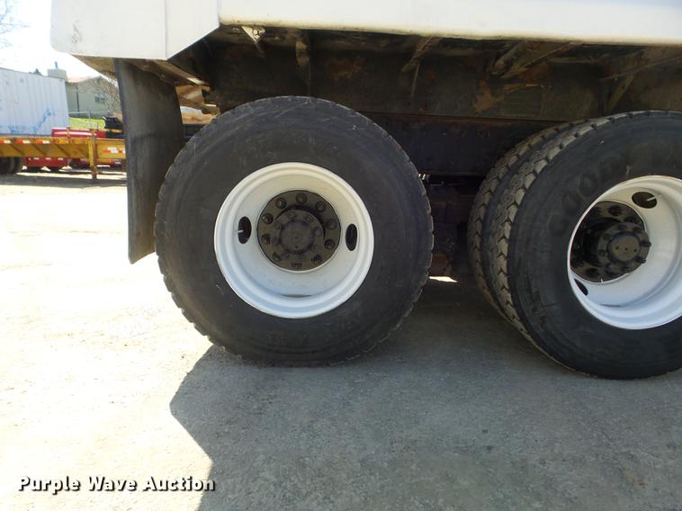 image for item DC7364 2000 Peterbilt PB330 dump truck