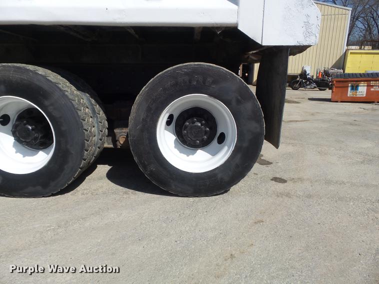 image for item DC7364 2000 Peterbilt PB330 dump truck