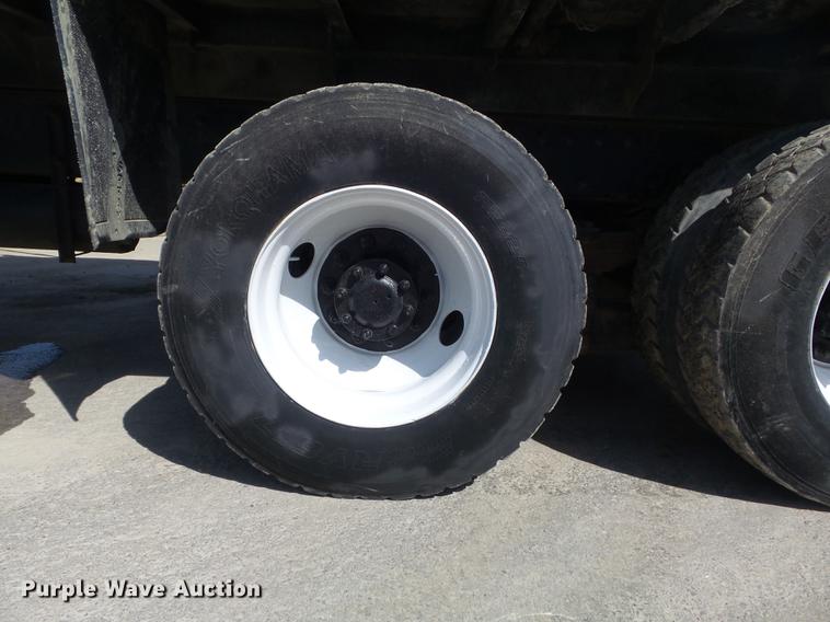 image for item DC7364 2000 Peterbilt PB330 dump truck