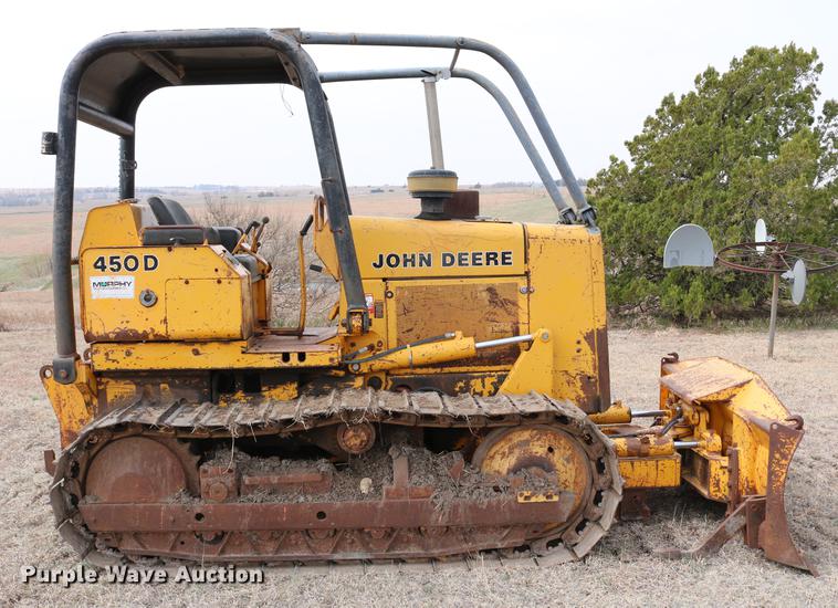 image for item DC7613 John Deere 450D dozer