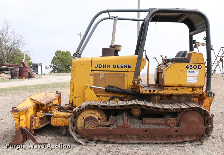 image for item DC7613 John Deere 450D dozer