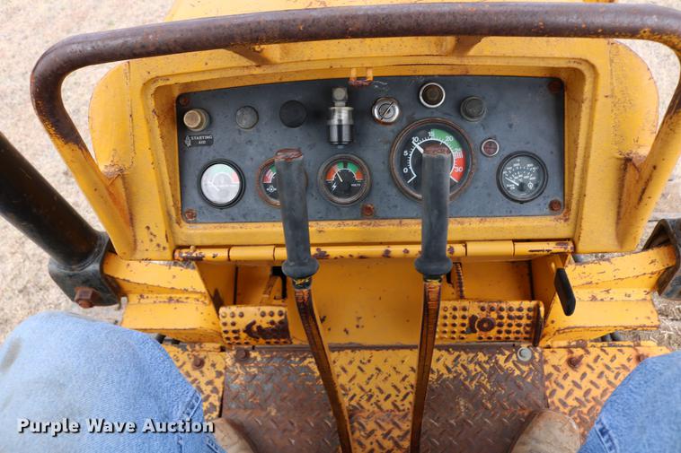 image for item DC7613 John Deere 450D dozer