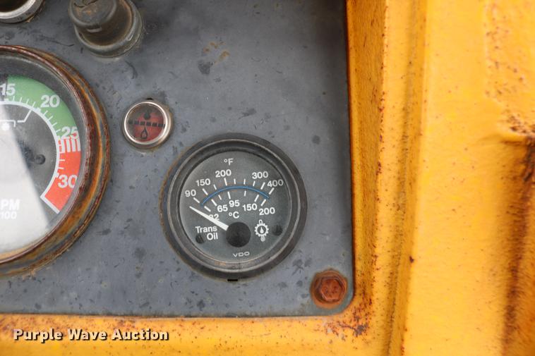 image for item DC7613 John Deere 450D dozer