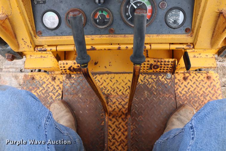 image for item DC7613 John Deere 450D dozer