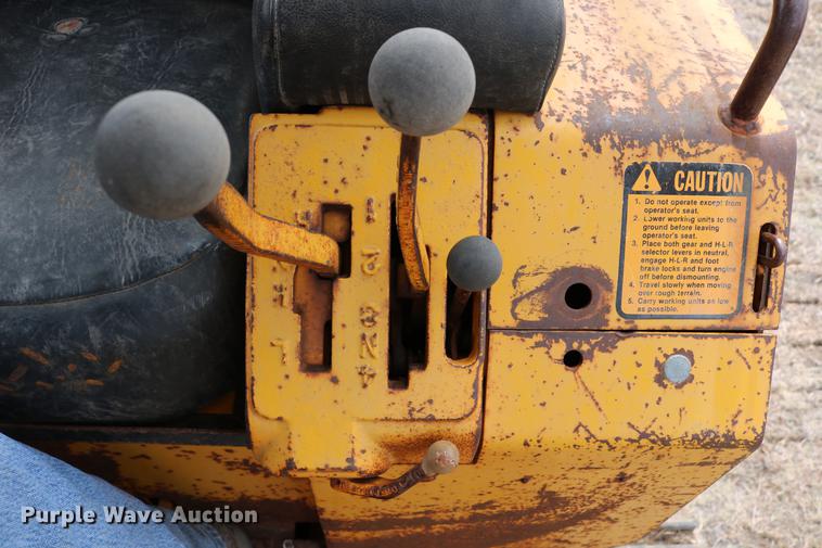 image for item DC7613 John Deere 450D dozer