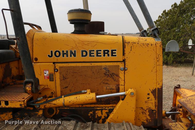 image for item DC7613 John Deere 450D dozer