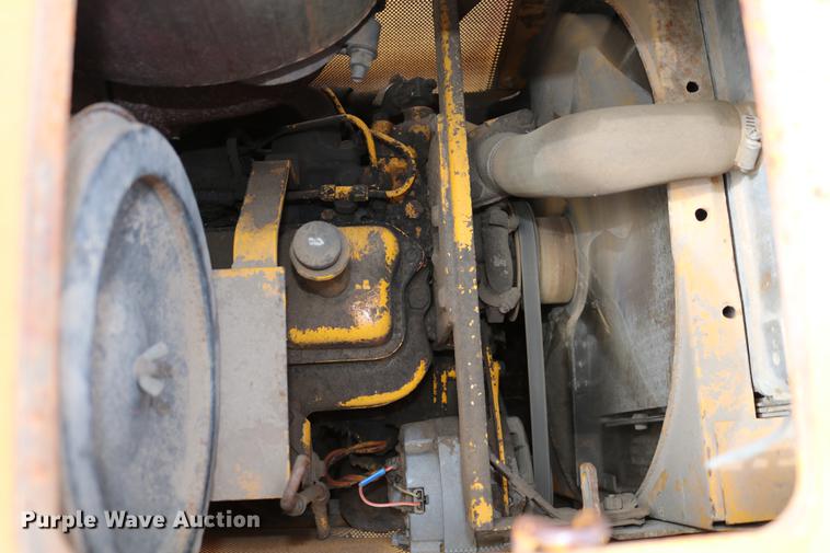 image for item DC7613 John Deere 450D dozer