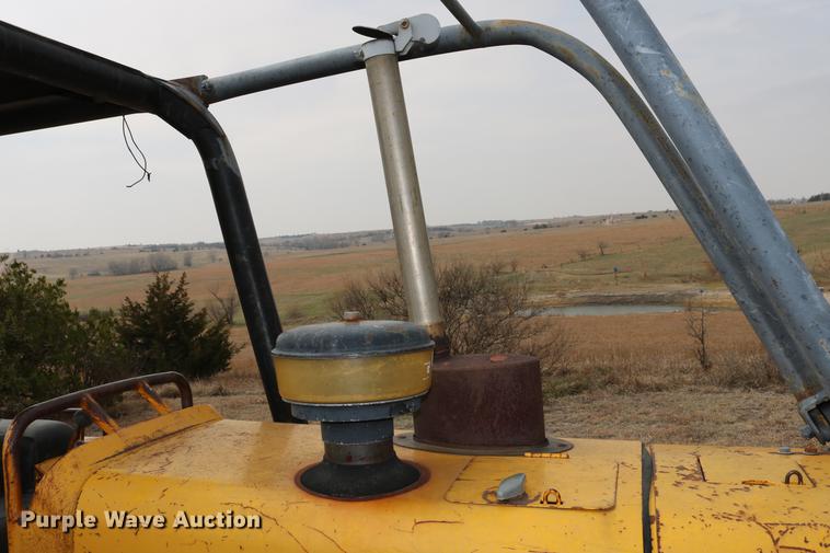 image for item DC7613 John Deere 450D dozer