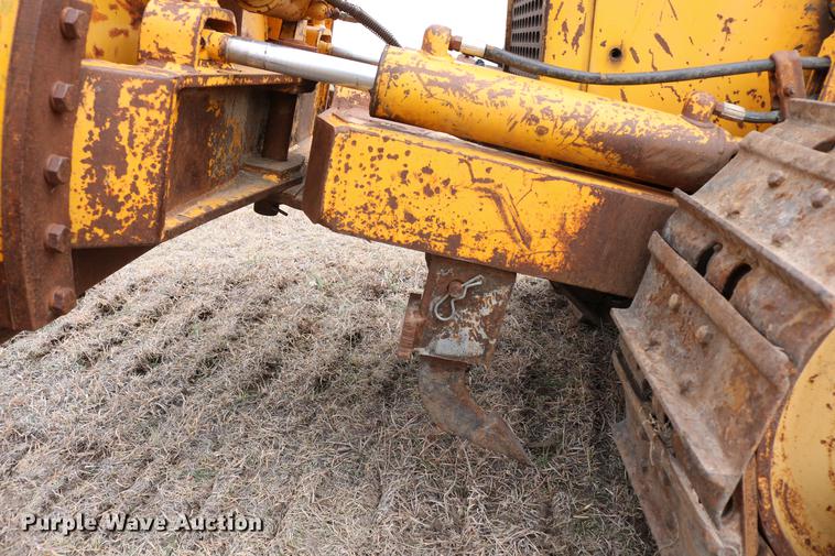 image for item DC7613 John Deere 450D dozer