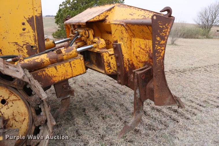 image for item DC7613 John Deere 450D dozer