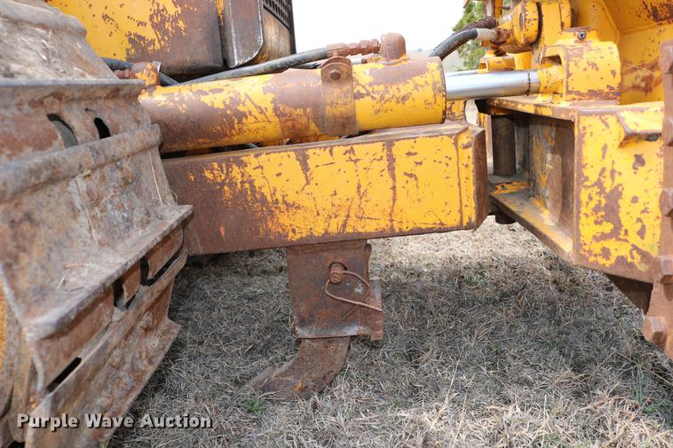 image for item DC7613 John Deere 450D dozer