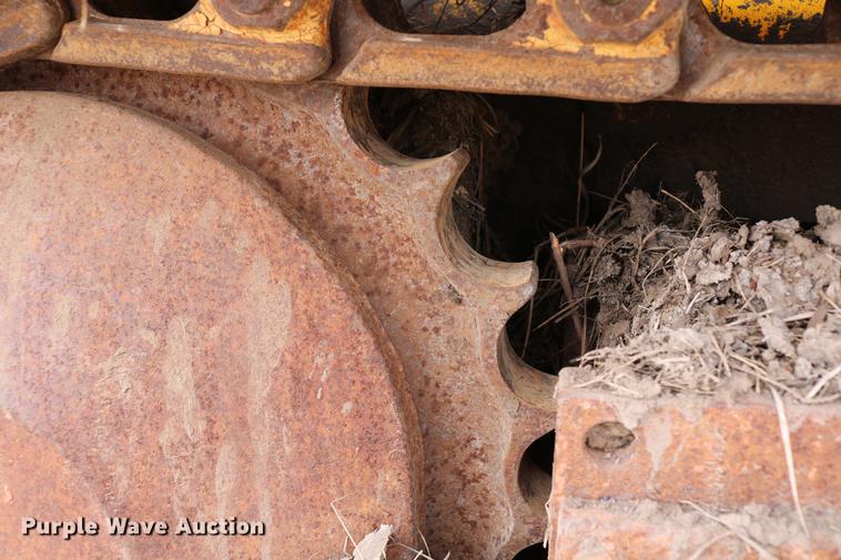 image for item DC7613 John Deere 450D dozer