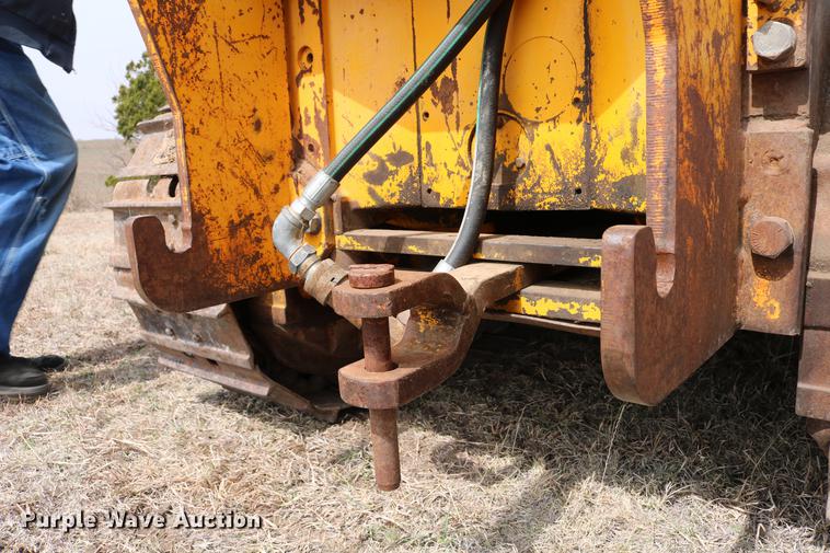 image for item DC7613 John Deere 450D dozer