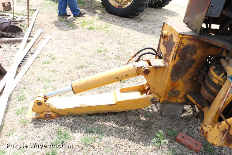 image for item DC7613 John Deere 450D dozer
