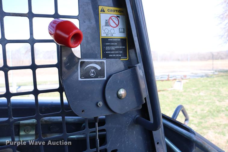 image for item DC7635 2001 New Holland LS180 skid steer