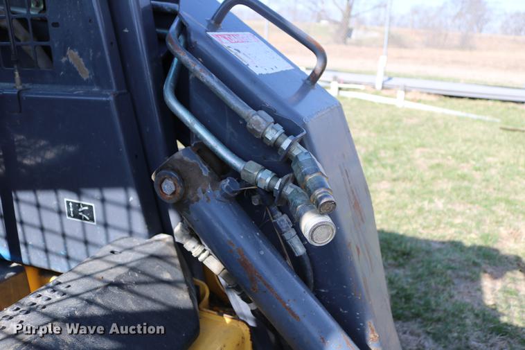 image for item DC7635 2001 New Holland LS180 skid steer